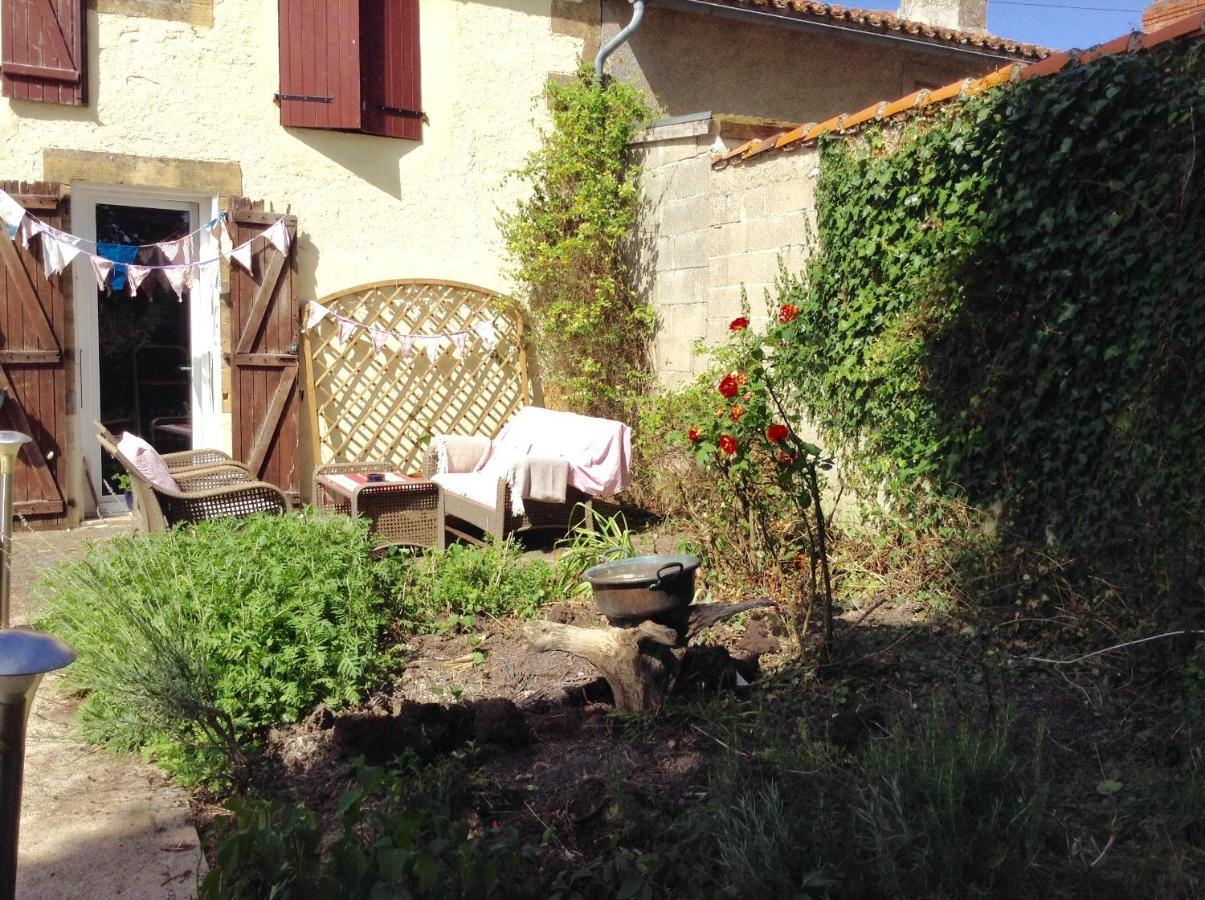 Homestay Arrabella Availles-Limouzine Exterior foto